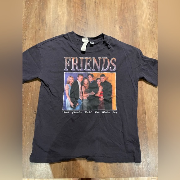 FRIENDS oversized t-shirt from H&M - Picture 2 of 6